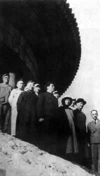 毛泽东逝世(todayonhistory.com)