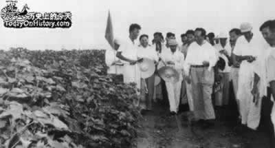 毛泽东逝世(todayonhistory.com)