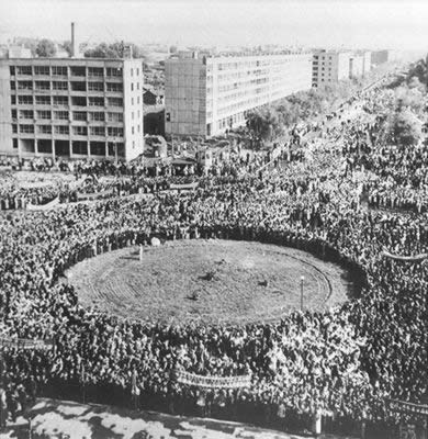 中国志愿军全部撤离朝鲜(TodayOnHistory.com)