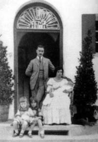 德国作家托马斯·曼诞辰(todayonhistory.com)