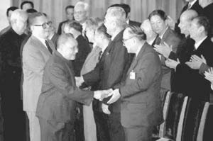 杰出的社会活动家安子介在香港逝世(todayonhistory.com)