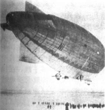 伯德和贝内特乘飞机环绕北极飞行成功(todayonhistory.com)