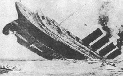 卢西塔尼亚号客轮被德军鱼雷击沉(todayonhistory.com)
