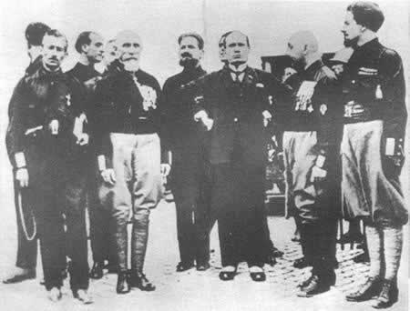 墨索里尼法西斯分子抵达罗马(TodayOnHistory.com)