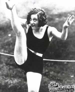 邓肯式的舞蹈风靡欧美(todayonhistory.com)