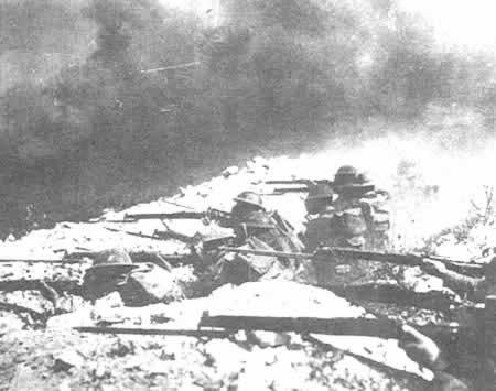 美军进入一战前线(TodayOnHistory.com)