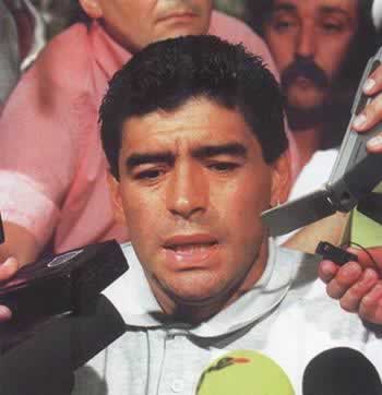 巨星马拉多纳走下足坛(TodayOnHistory.com)