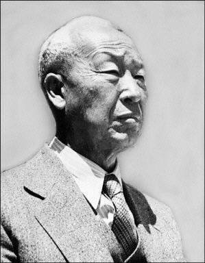 南朝鲜单独进行选举 李承晚当选总统(todayonhistory.com)