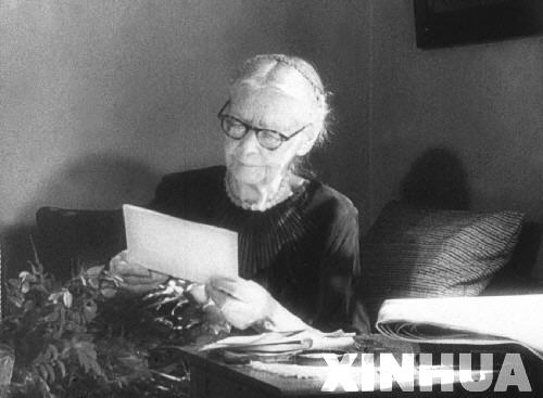 爱尔兰女作家伏尼契诞辰(todayonhistory.com)