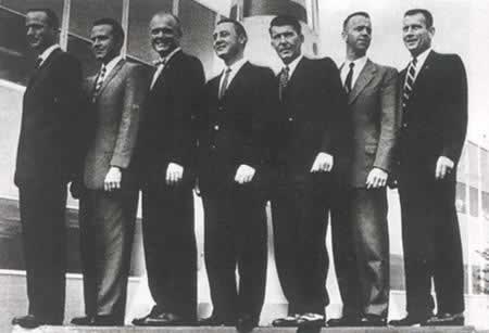 美国首位太空人老格林36年后重返太空(TodayOnHistory.com)